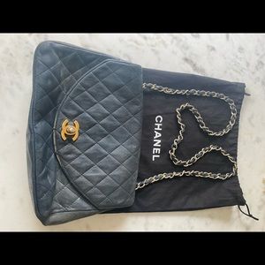 Vintage Chanel bag !!